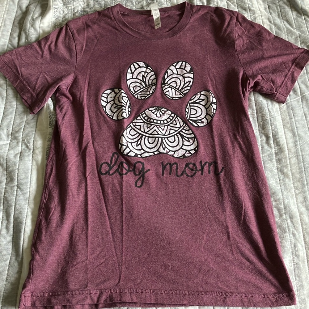 Dog Mom Paw Print T-Shirt - Redish Purple